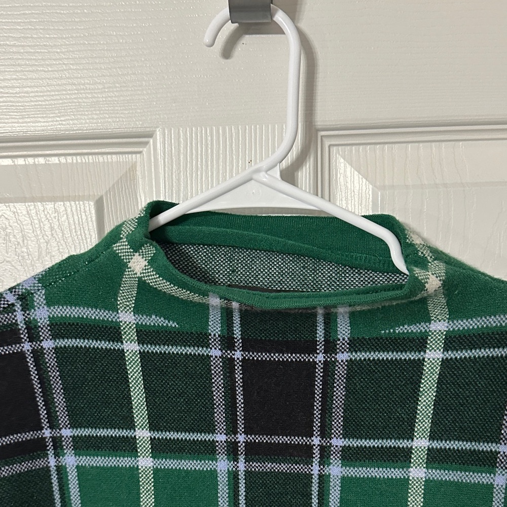 Tahari Women's Green and Black Plaid Sweater - Picture 4 of 5